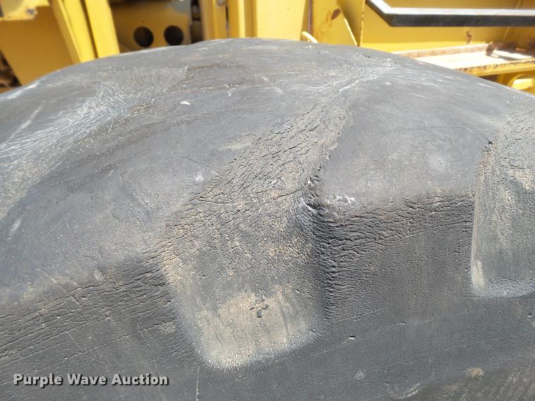 image for item DE1380 1996 Caterpillar 143H motor grader