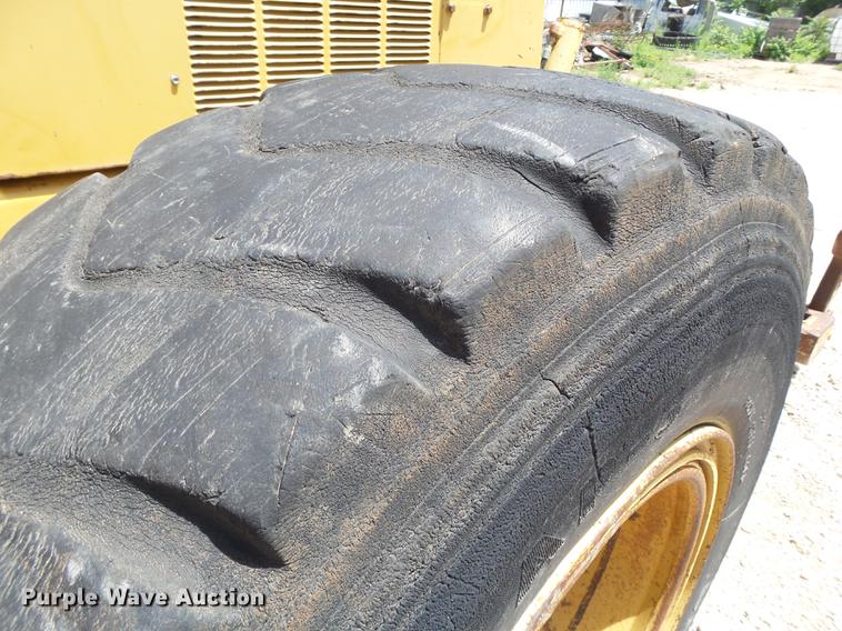 image for item DE1380 1996 Caterpillar 143H motor grader