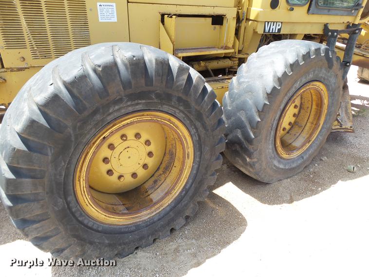 image for item DE1380 1996 Caterpillar 143H motor grader
