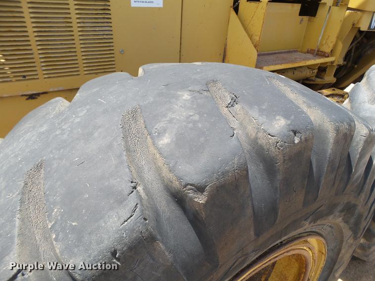 image for item DE1380 1996 Caterpillar 143H motor grader