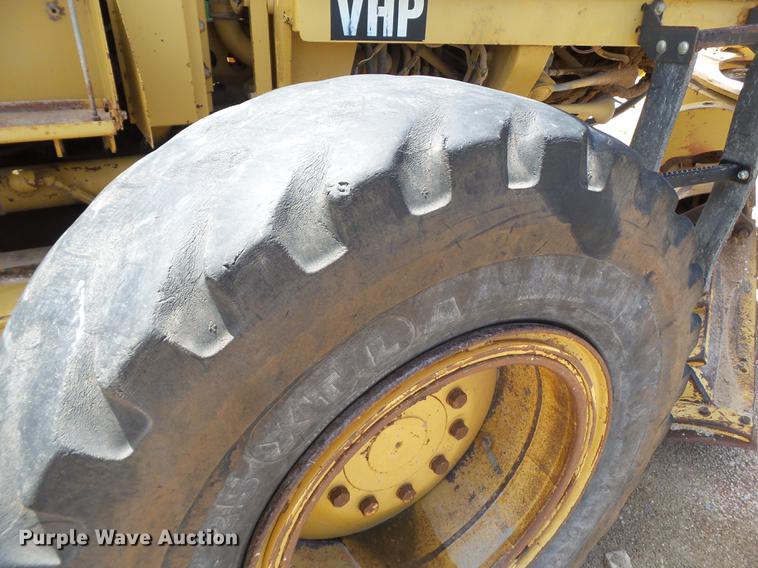 image for item DE1380 1996 Caterpillar 143H motor grader