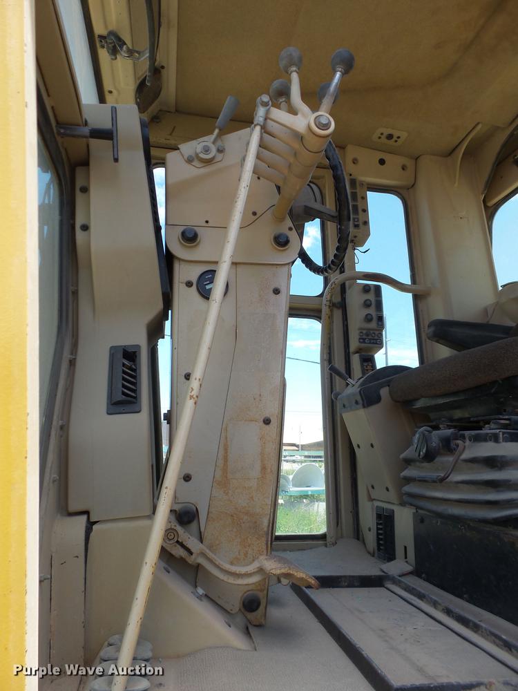 image for item DE1380 1996 Caterpillar 143H motor grader