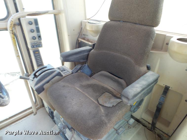 image for item DE1380 1996 Caterpillar 143H motor grader