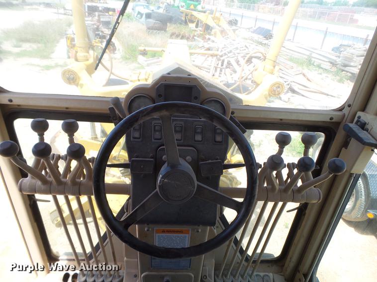 image for item DE1380 1996 Caterpillar 143H motor grader