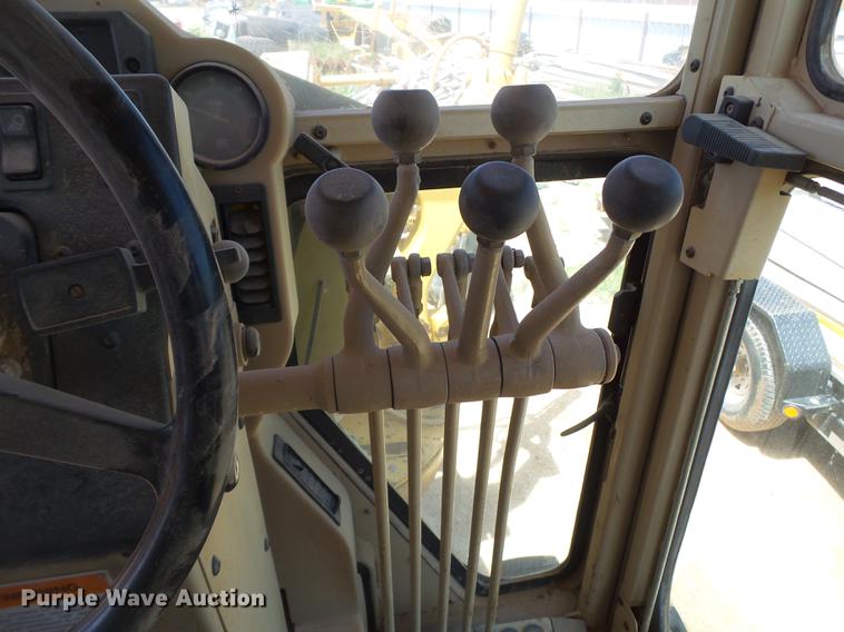 image for item DE1380 1996 Caterpillar 143H motor grader