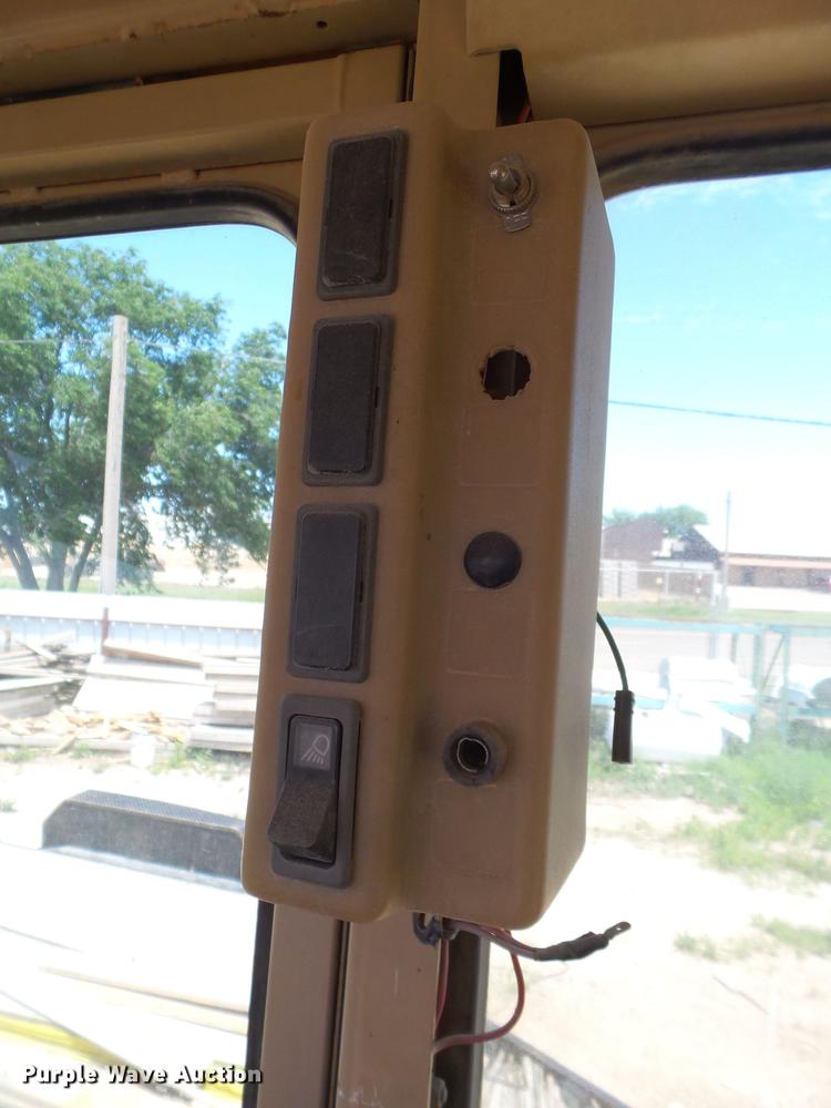 image for item DE1380 1996 Caterpillar 143H motor grader