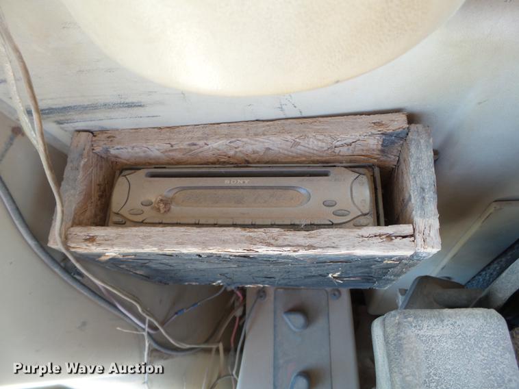 image for item DE1380 1996 Caterpillar 143H motor grader