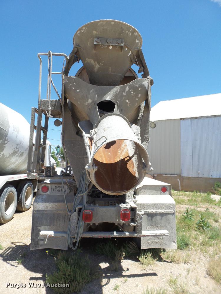 image for item DE1385 2009 Peterbilt 340 ready mix truck