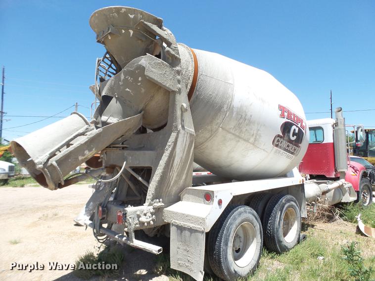 image for item DE1385 2009 Peterbilt 340 ready mix truck