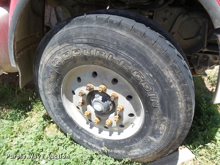 image for item DE1385 2009 Peterbilt 340 ready mix truck