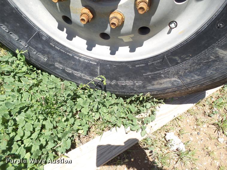 image for item DE1385 2009 Peterbilt 340 ready mix truck