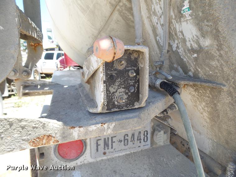 image for item DE1385 2009 Peterbilt 340 ready mix truck