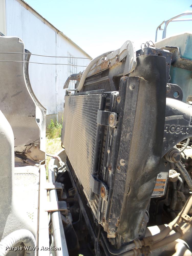 image for item DE1385 2009 Peterbilt 340 ready mix truck