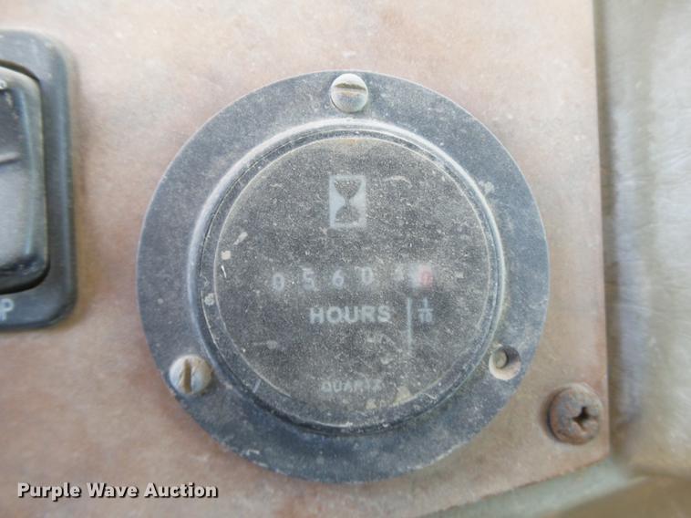 image for item DE1385 2009 Peterbilt 340 ready mix truck