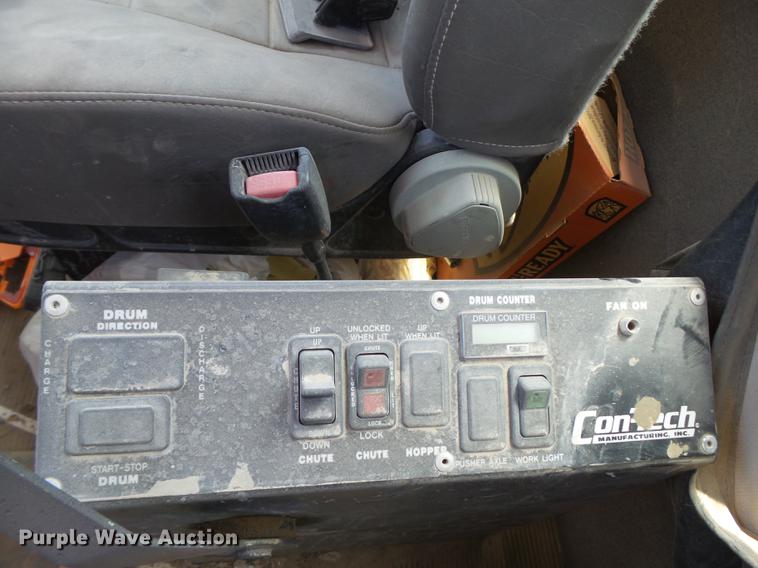 image for item DE1385 2009 Peterbilt 340 ready mix truck