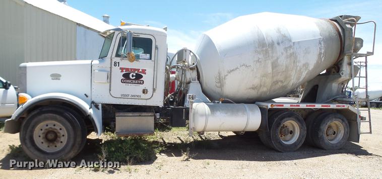image for item DE1386 1999 Peterbilt 357 ready mix truck