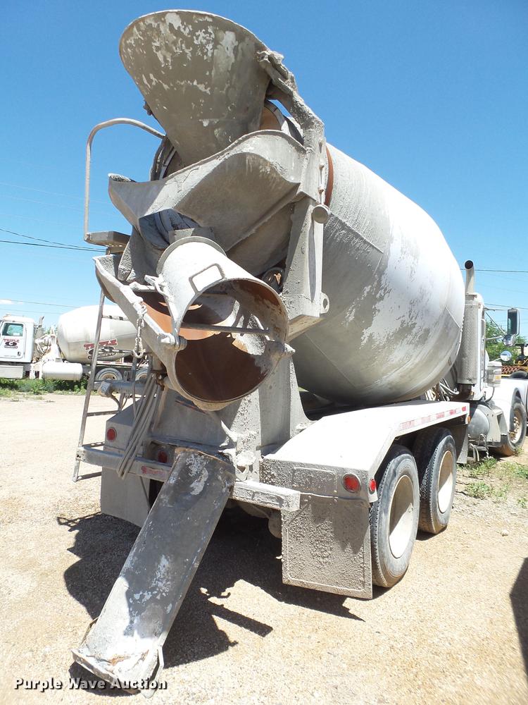 image for item DE1386 1999 Peterbilt 357 ready mix truck