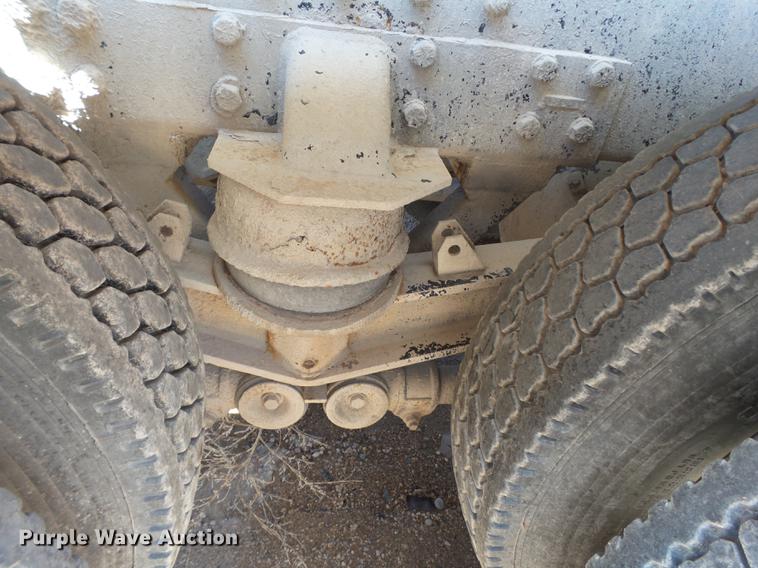 image for item DE1386 1999 Peterbilt 357 ready mix truck