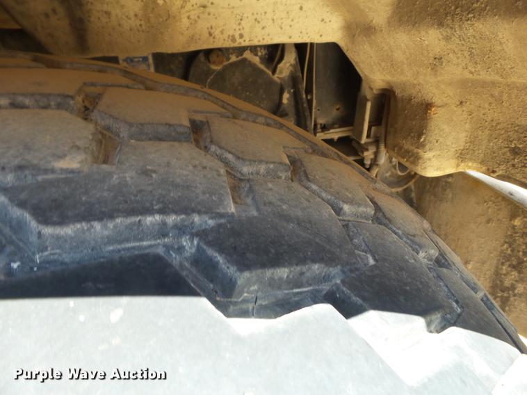 image for item DE1386 1999 Peterbilt 357 ready mix truck