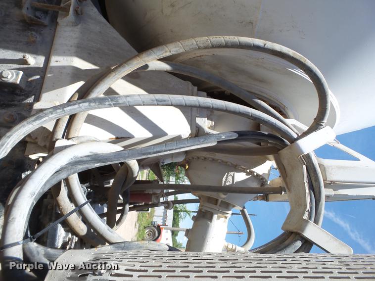 image for item DE1386 1999 Peterbilt 357 ready mix truck
