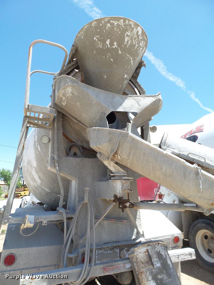 image for item DE1386 1999 Peterbilt 357 ready mix truck
