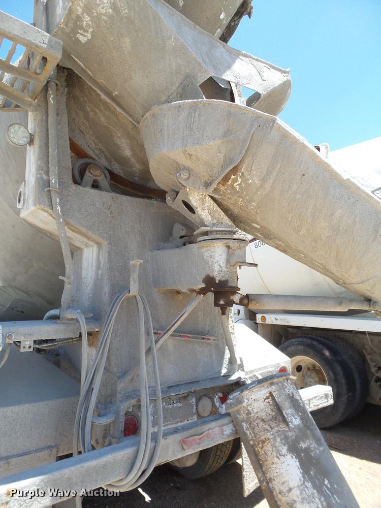 image for item DE1386 1999 Peterbilt 357 ready mix truck