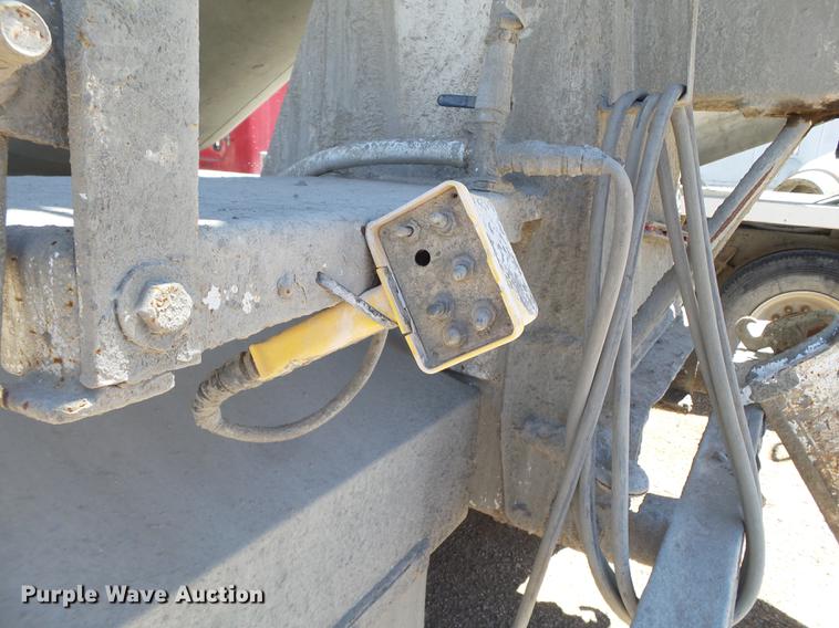 image for item DE1386 1999 Peterbilt 357 ready mix truck