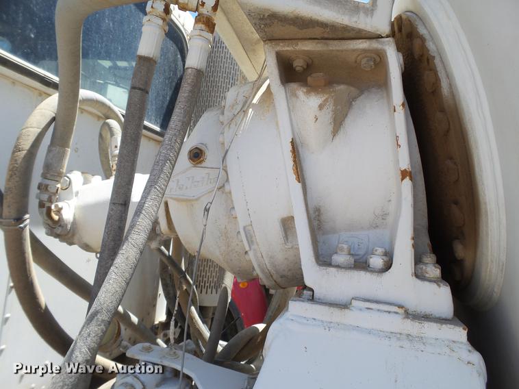 image for item DE1386 1999 Peterbilt 357 ready mix truck