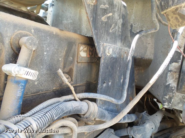 image for item DE1386 1999 Peterbilt 357 ready mix truck