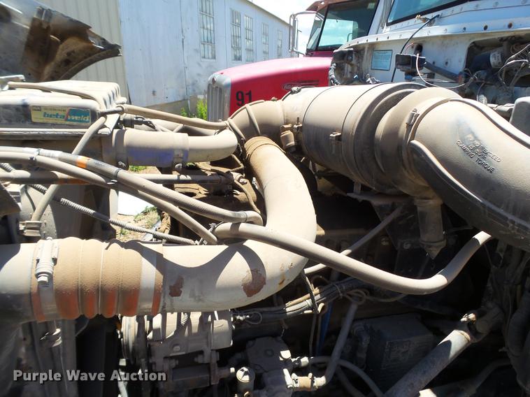 image for item DE1386 1999 Peterbilt 357 ready mix truck