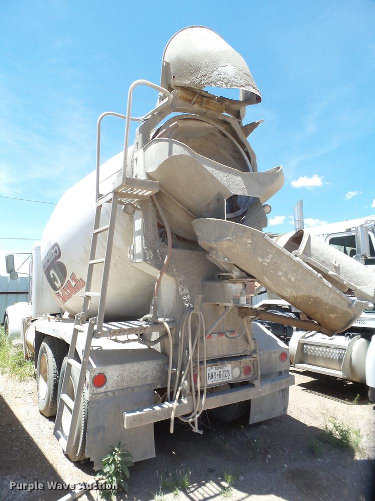 image for item DE1388 2000 Peterbilt 357 ready mix truck