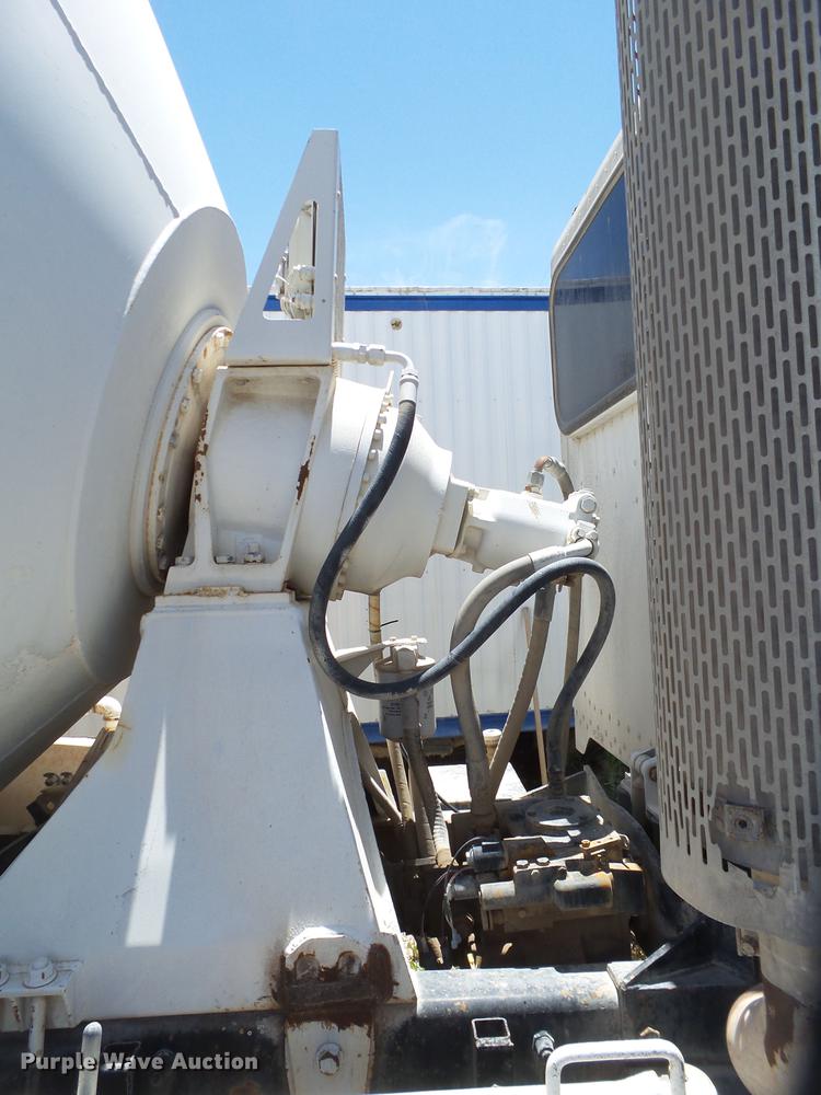 image for item DE1388 2000 Peterbilt 357 ready mix truck