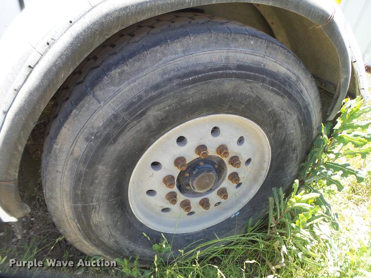 image for item DE1388 2000 Peterbilt 357 ready mix truck