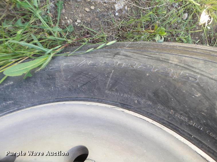 image for item DE1388 2000 Peterbilt 357 ready mix truck