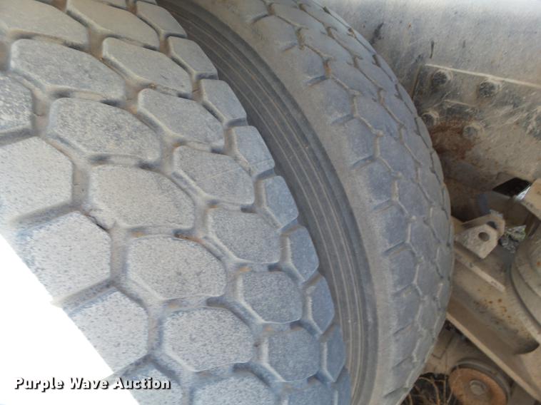 image for item DE1388 2000 Peterbilt 357 ready mix truck