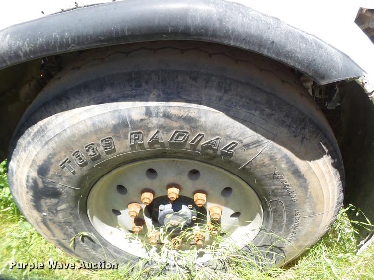 image for item DE1388 2000 Peterbilt 357 ready mix truck