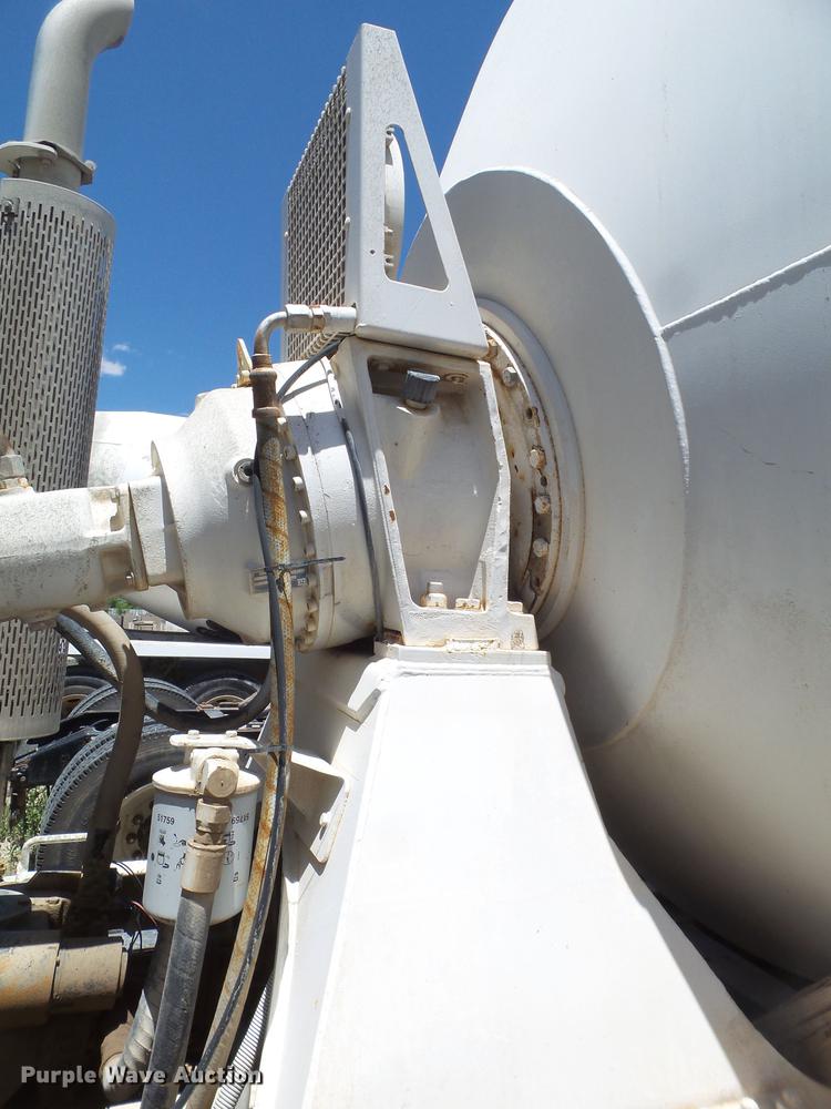 image for item DE1388 2000 Peterbilt 357 ready mix truck