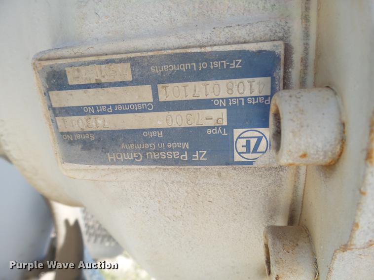 image for item DE1388 2000 Peterbilt 357 ready mix truck