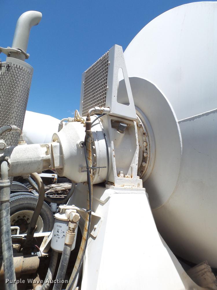 image for item DE1388 2000 Peterbilt 357 ready mix truck