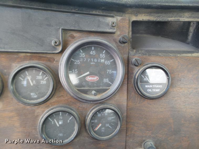 image for item DE1388 2000 Peterbilt 357 ready mix truck