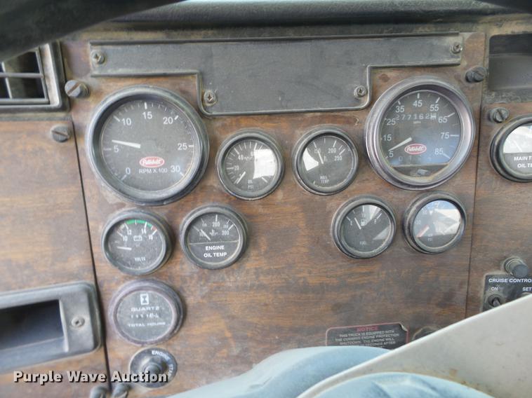 image for item DE1388 2000 Peterbilt 357 ready mix truck