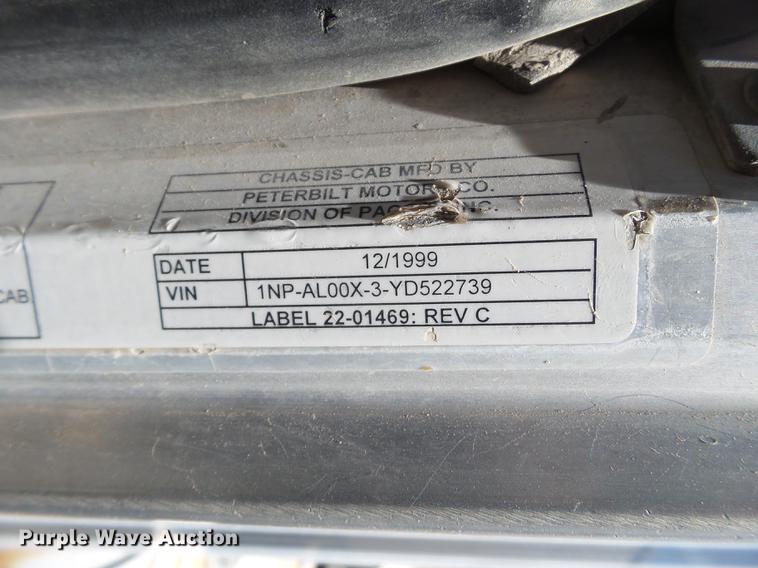 image for item DE1388 2000 Peterbilt 357 ready mix truck