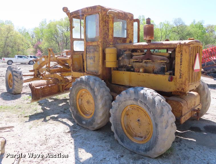 image for item DE3471 Caterpillar 12 rigid frame motor grader