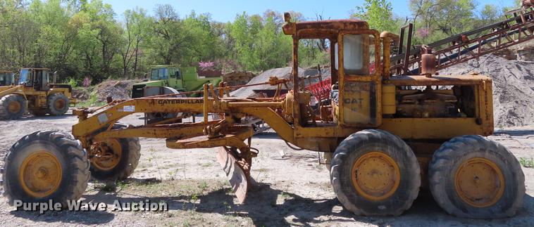 image for item DE3471 Caterpillar 12 rigid frame motor grader