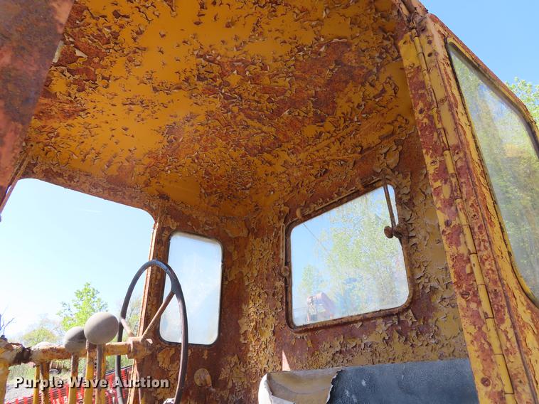 image for item DE3471 Caterpillar 12 rigid frame motor grader