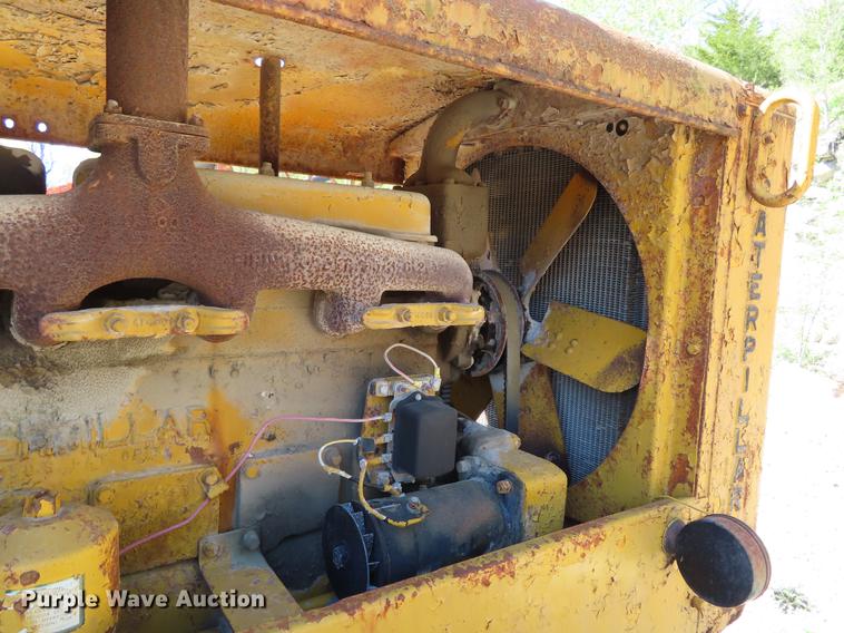 image for item DE3471 Caterpillar 12 rigid frame motor grader