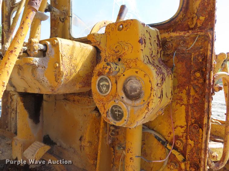 image for item DE3471 Caterpillar 12 rigid frame motor grader
