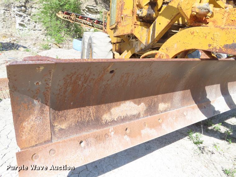 image for item DE3471 Caterpillar 12 rigid frame motor grader