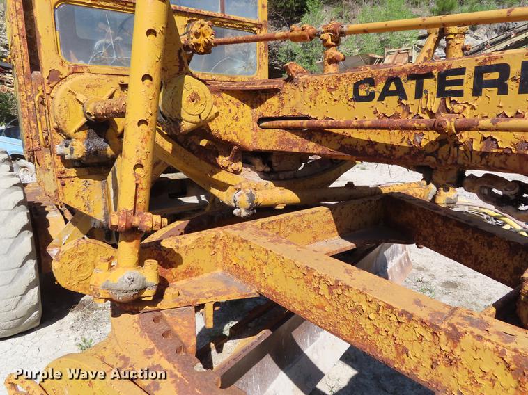 image for item DE3471 Caterpillar 12 rigid frame motor grader