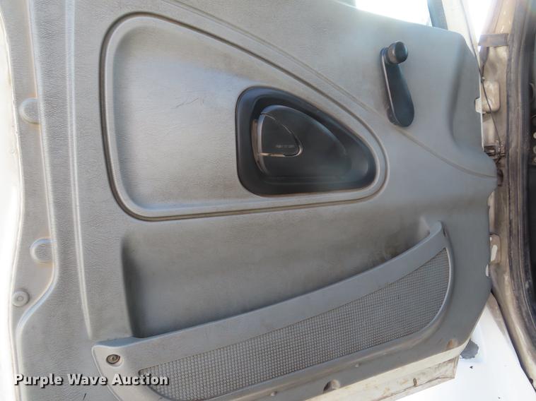 image for item DE3495 2007 International 7300 digger derrick truck